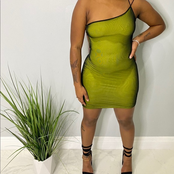 Dress - Picture 1 of 2